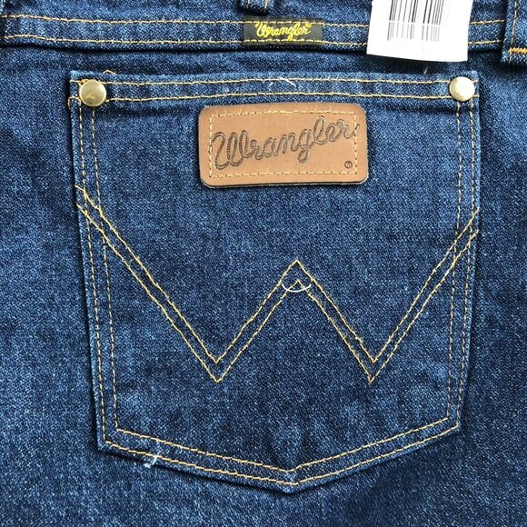 NWT Wrangler Mens 33x30 Relaxed Fit Straight Leg Blue Denim Classic Casual - Picture 11 of 15